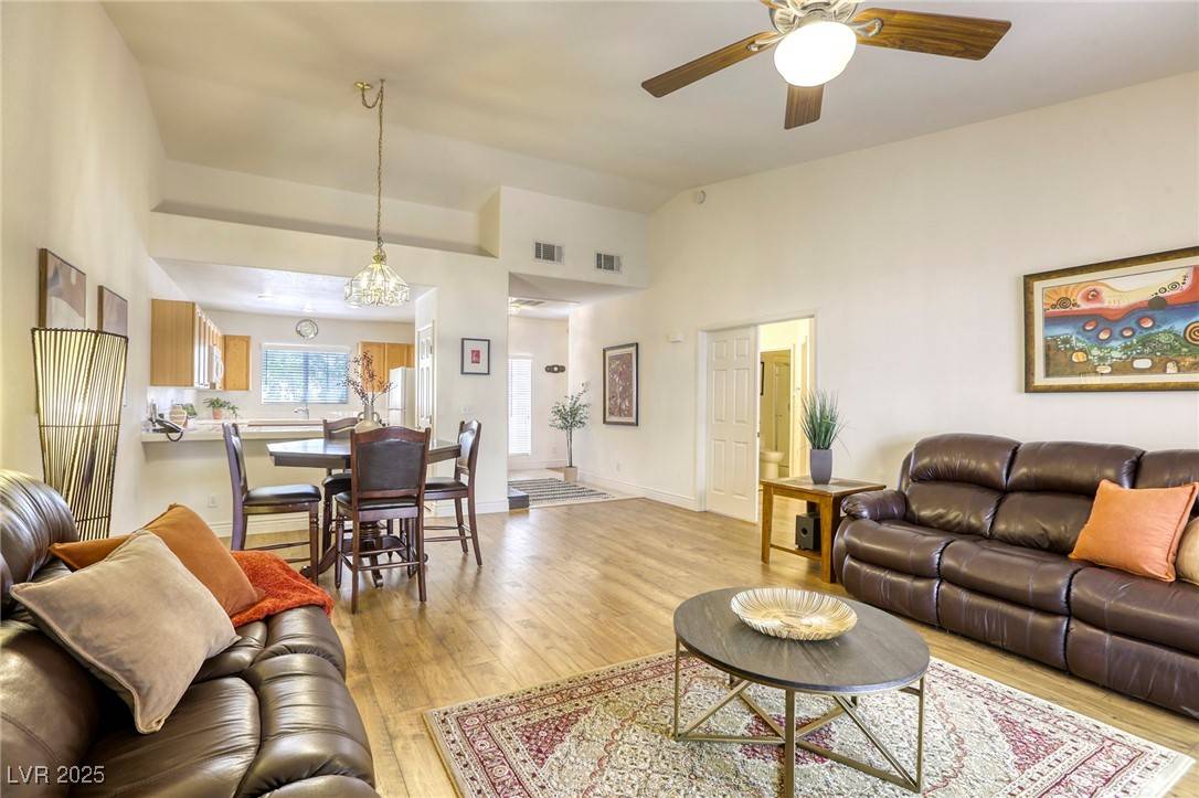 Las Vegas, NV 89144,10553 Pine Pointe AVE #203