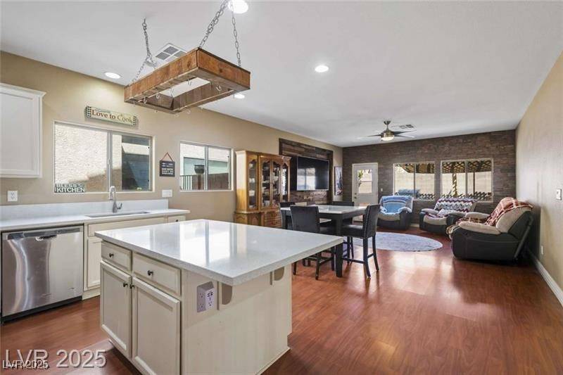 North Las Vegas, NV 89086,916 Bob Barney AVE