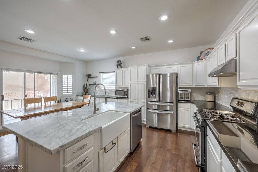 North Las Vegas, NV 89081,6329 Sterling Ranch WAY