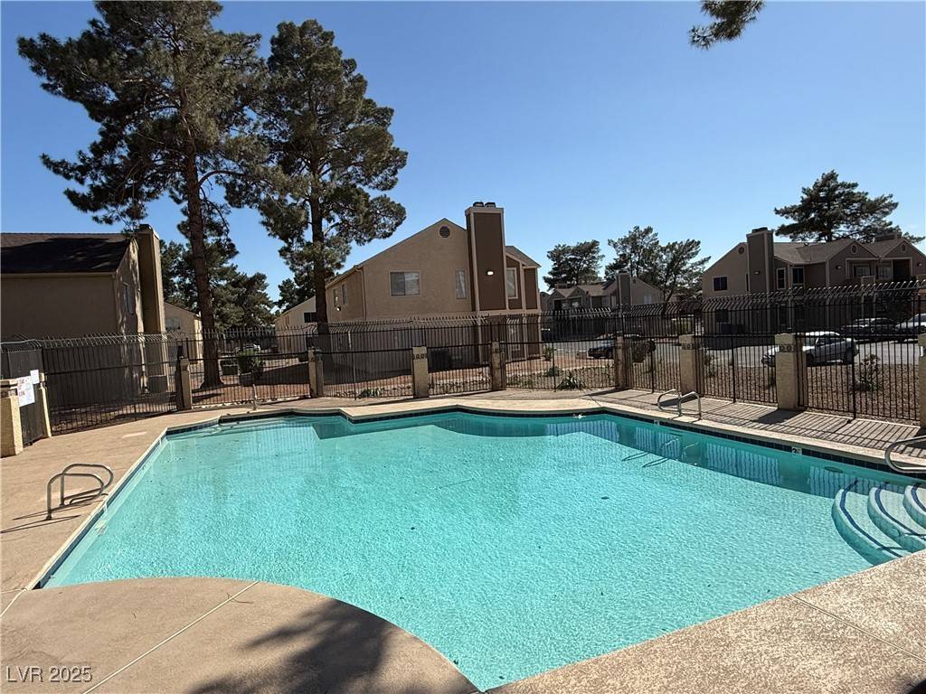 Las Vegas, NV 89121,4670 Tracylynn LN