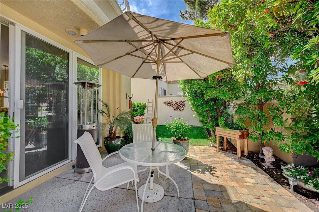 Las Vegas, NV 89113,8221 Crow Valley LN