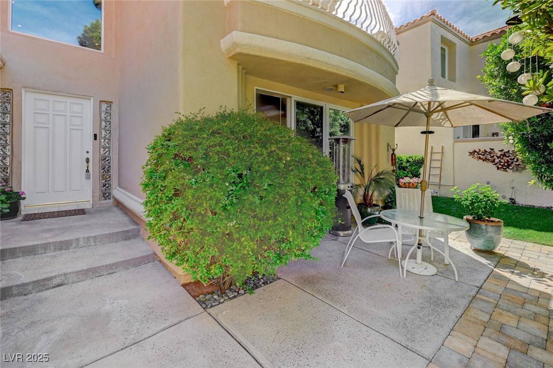 Las Vegas, NV 89113,8221 Crow Valley LN