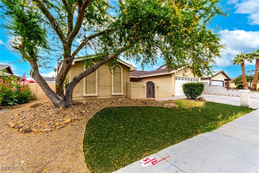 Las Vegas, NV 89121,3905 Cherokee AVE