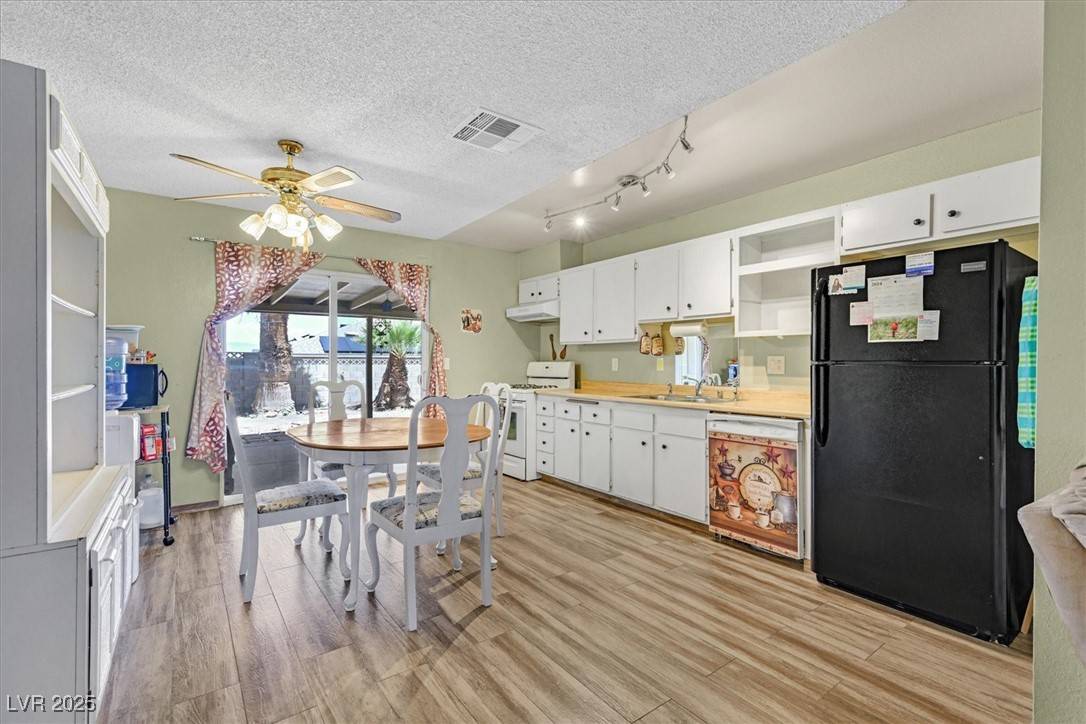 Henderson, NV 89011,421 Engel AVE