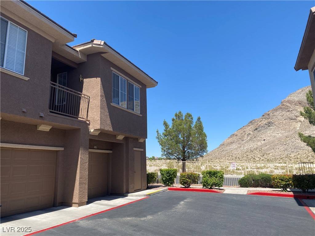 Las Vegas, NV 89129,10190 Deerfield Beach AVE #202
