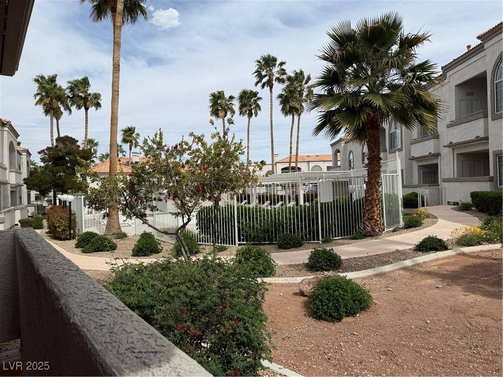 Las Vegas, NV 89128,3125 N Buffalo DR #1080
