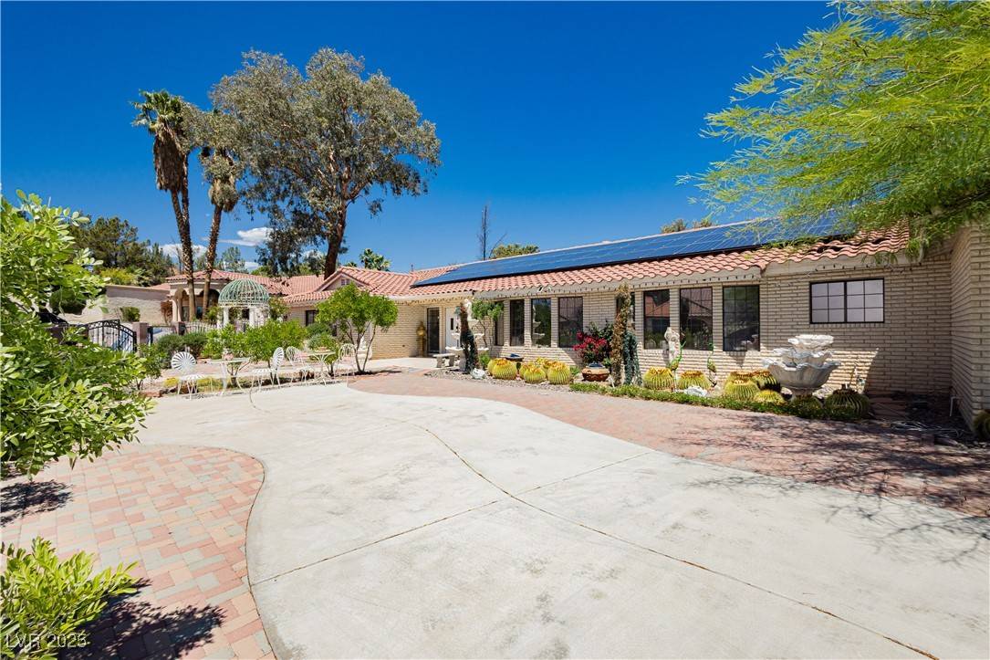 Las Vegas, NV 89117,2255 S Buffalo DR