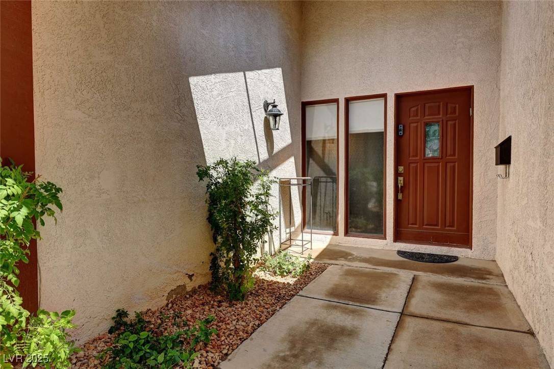 Las Vegas, NV 89120,3920 Autumn ST