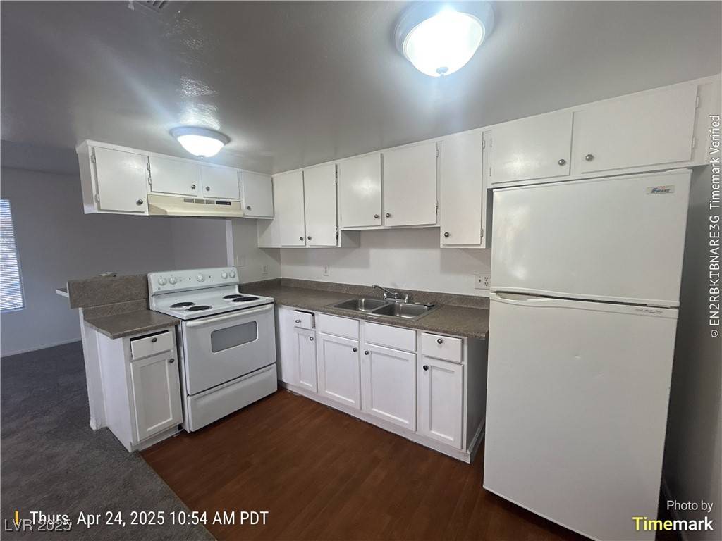 Las Vegas, NV 89103,4220 Solteros ST #4