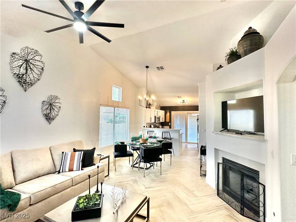 Las Vegas, NV 89128,1724 PINION MESA CT