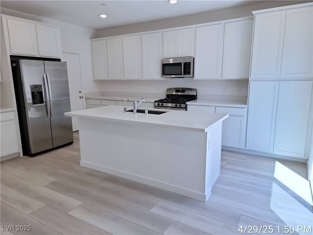 Henderson, NV 89011,117 Blake Beacon LN