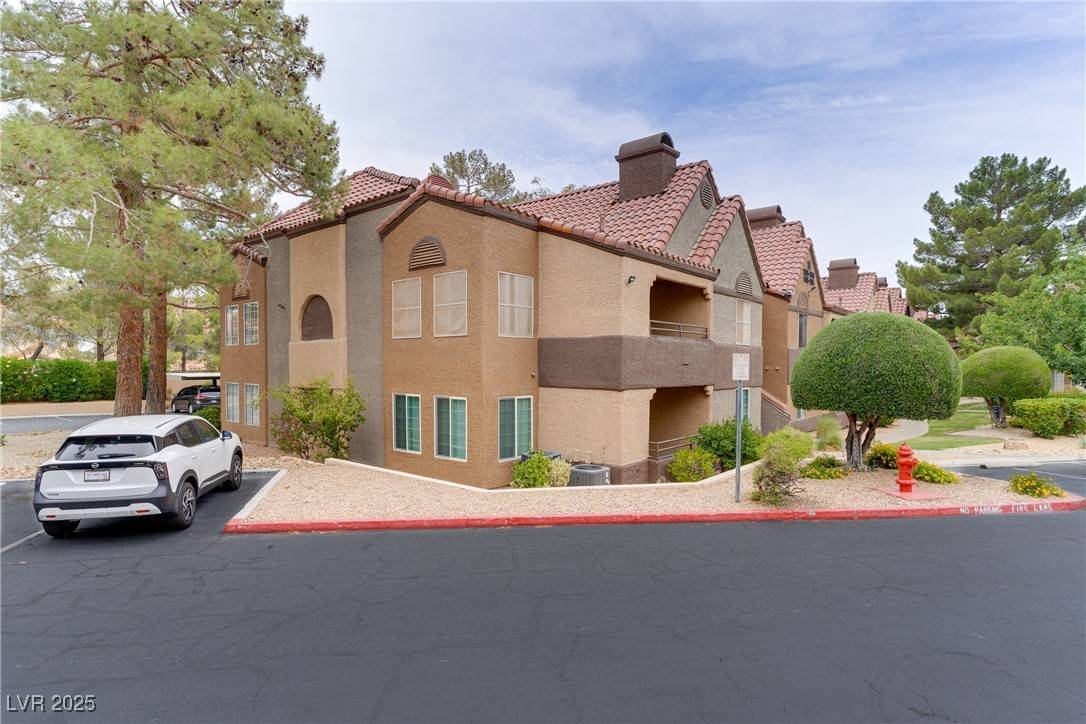 Las Vegas, NV 89117,2200 S Fort Apache RD #2116
