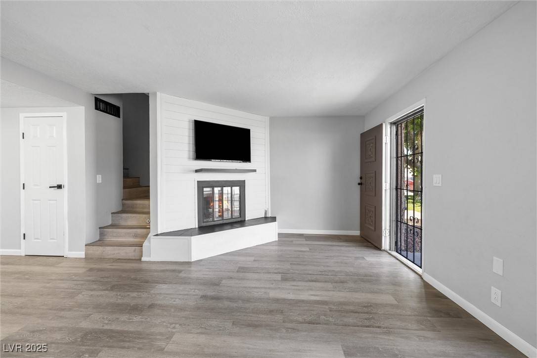 Las Vegas, NV 89107,6442 Ironbark LN