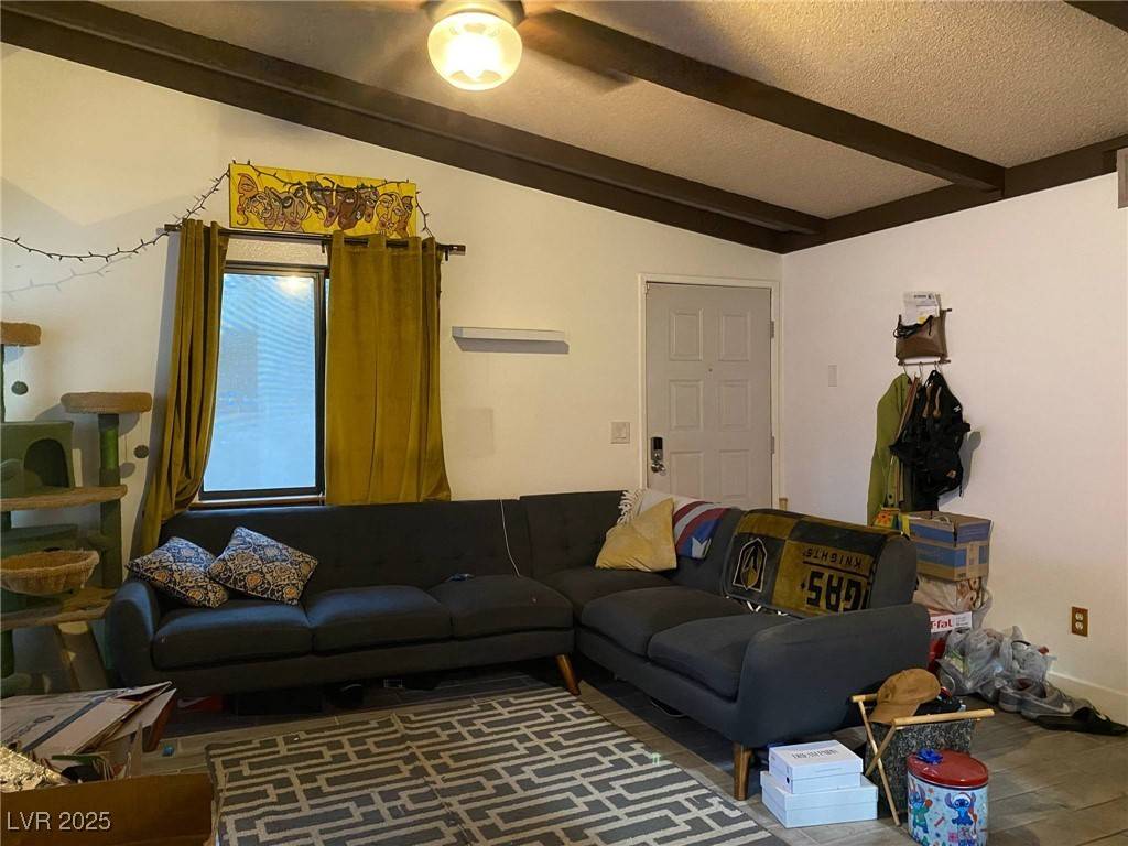 Las Vegas, NV 89102,4748 Obannon DR #C