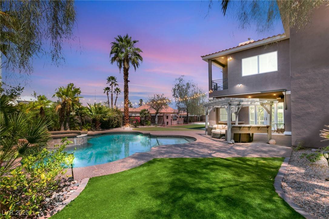 Las Vegas, NV 89117,7520 Captains Harbor DR