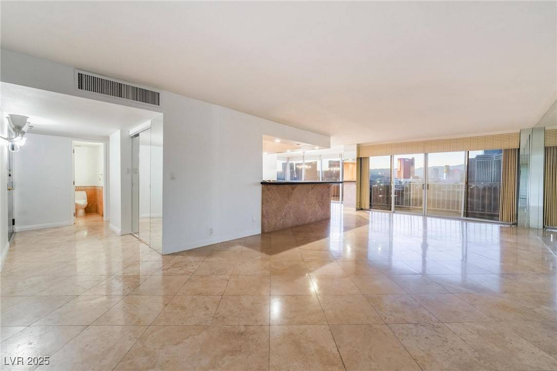 Las Vegas, NV 89109,3111 Bel Air DR #12E