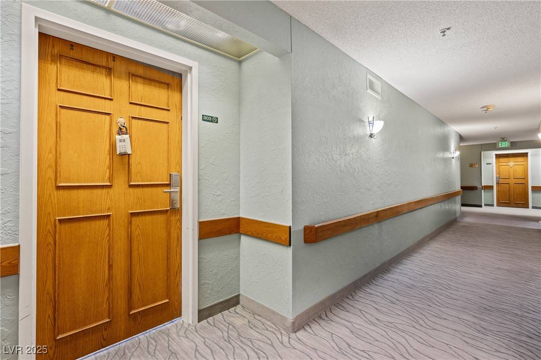 Mesquite, NV 89027,555 Highland DR #203