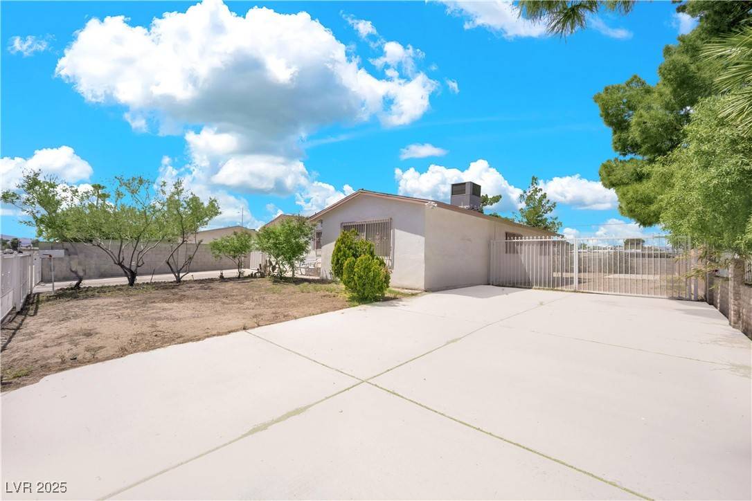 Las Vegas, NV 89110,45 Prince LN