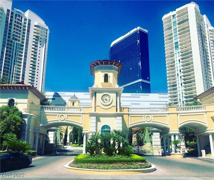 Las Vegas, NV 89109,2857 Paradise RD #305