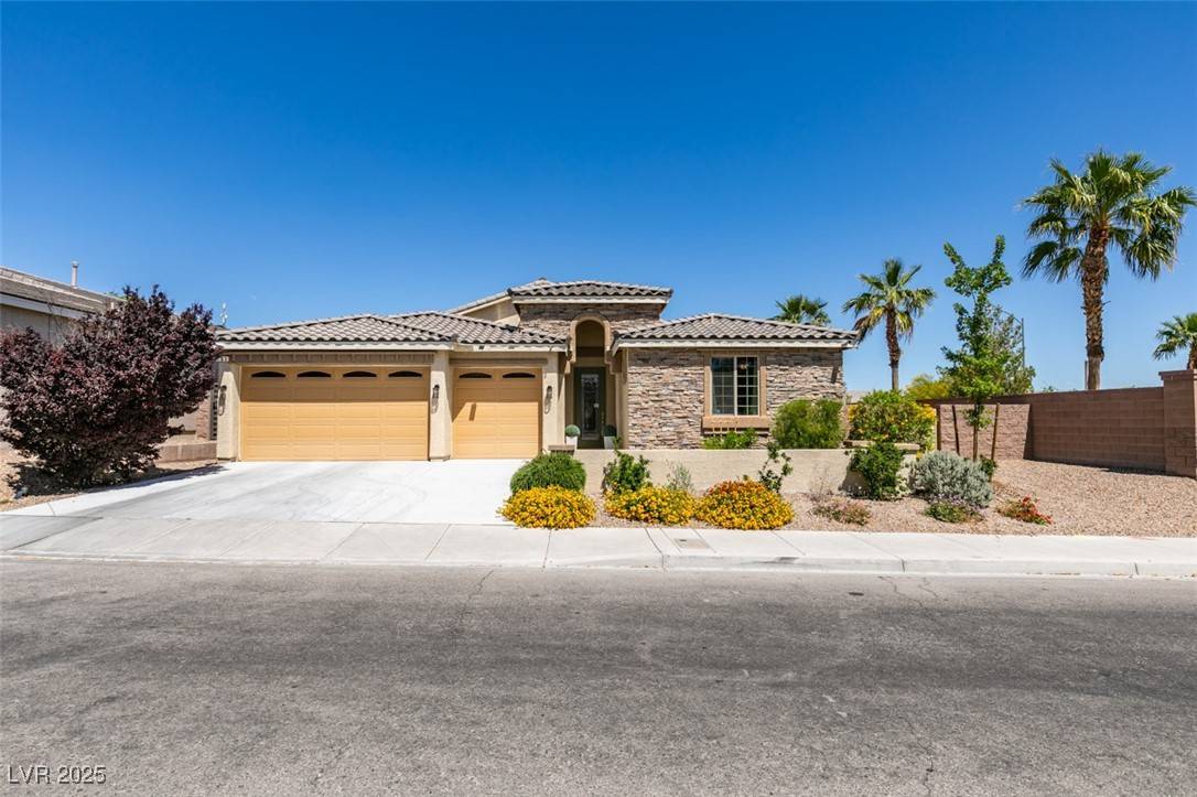 Henderson, NV 89014,768 Flowing Meadow DR