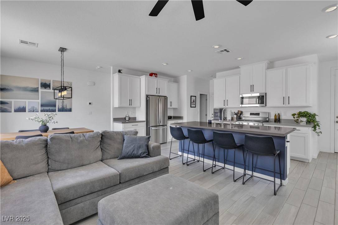 Las Vegas, NV 89178,9641 Rankin Ridge CT