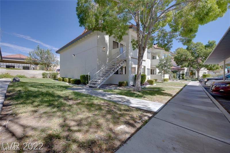 Las Vegas, NV 89117,8804 River Pines CT #202