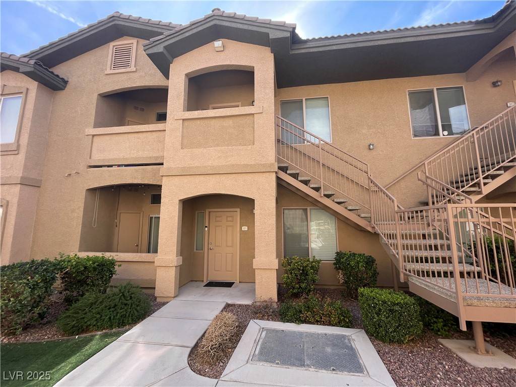 Las Vegas, NV 89113,8985 S Durango DR #1051