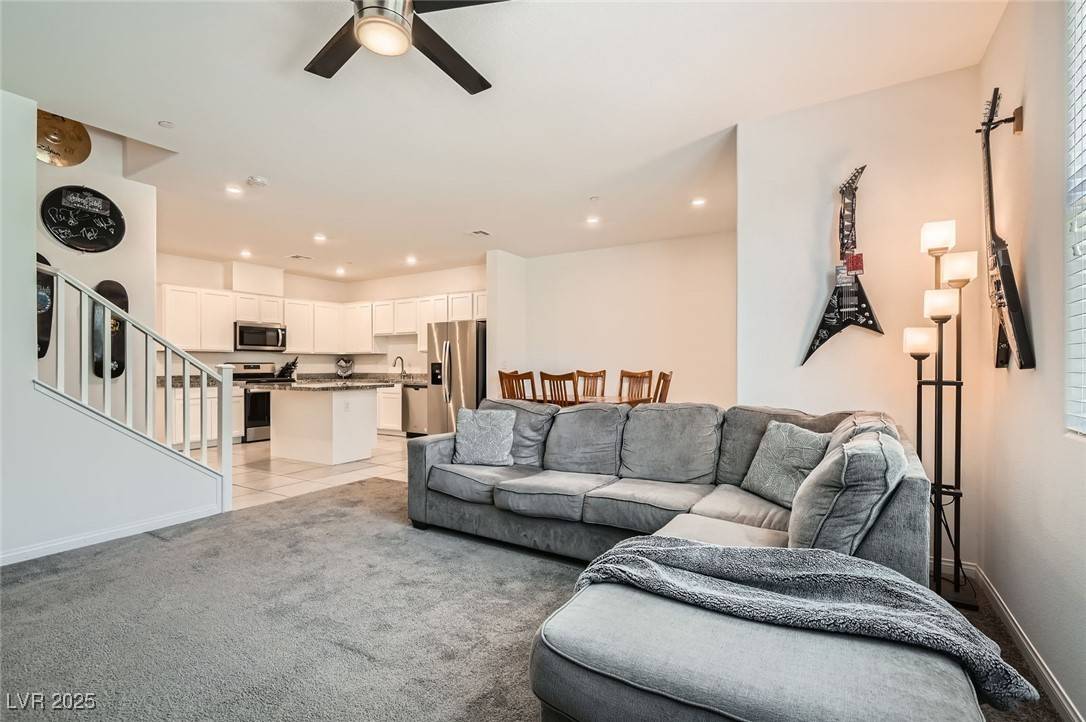 Henderson, NV 89015,489 Filaree PL