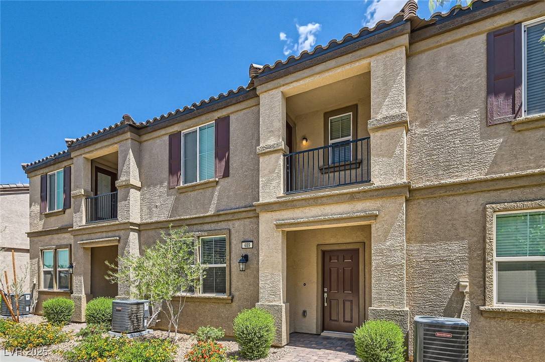 Henderson, NV 89015,489 Filaree PL