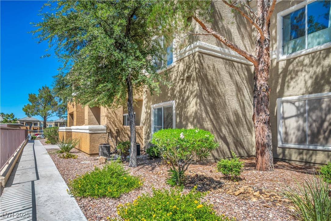 Las Vegas, NV 89113,8070 W Russell RD #1105