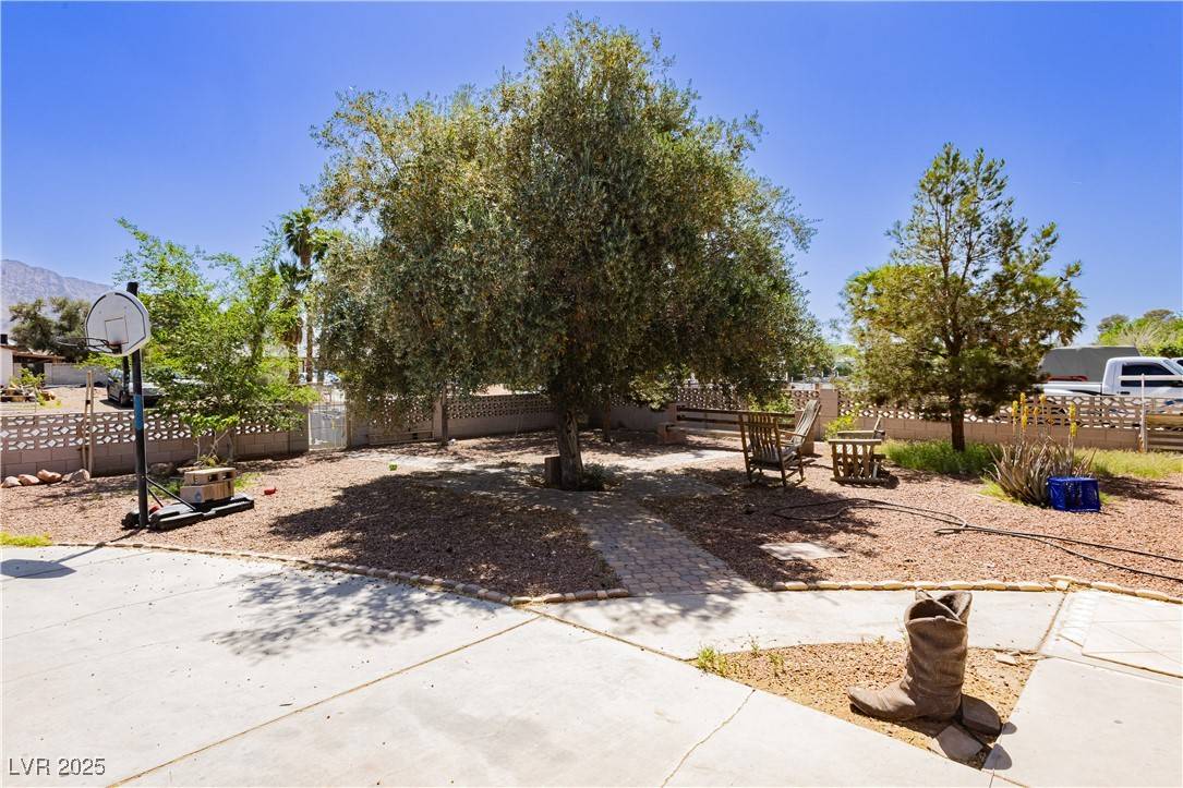 Las Vegas, NV 89110,997 N Christy LN