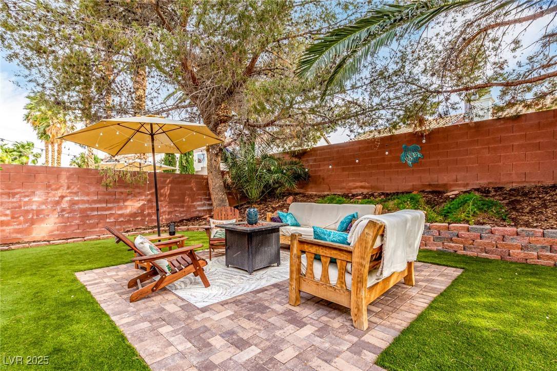 Henderson, NV 89014,905 Possum Hill ST