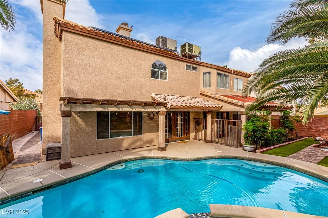 Henderson, NV 89014,905 Possum Hill ST