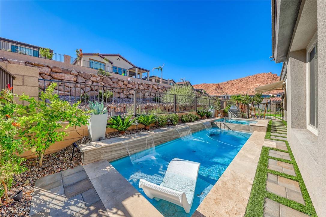 Henderson, NV 89011,17 Sun Mirage AVE