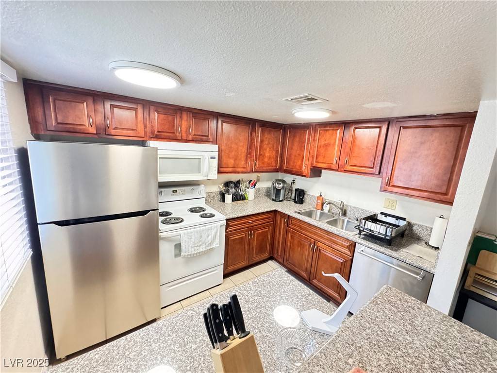 Las Vegas, NV 89103,5220 Indian River DR #277