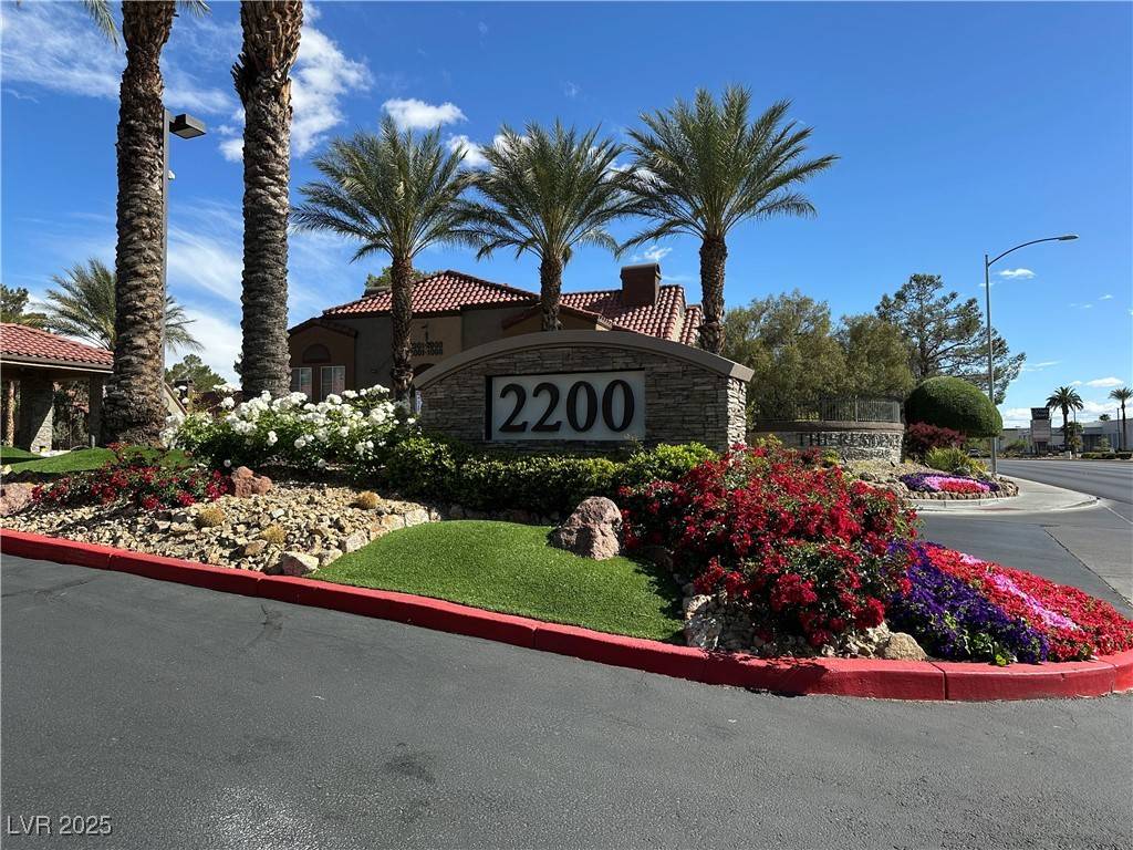 Las Vegas, NV 89117,2200 S Fort Apache RD #2173