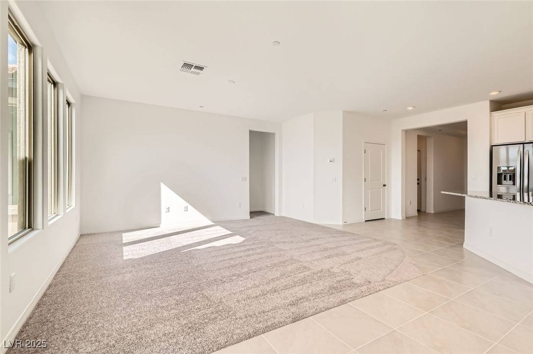 Henderson, NV 89011,58 Sun Lily LN