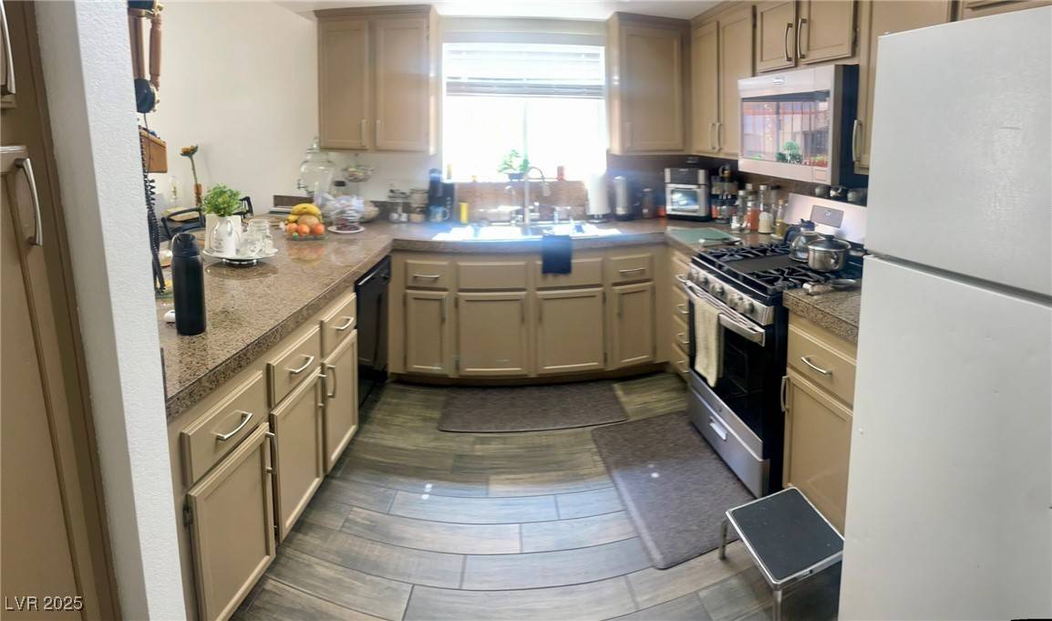 Las Vegas, NV 89156,6429 Rosemount AVE