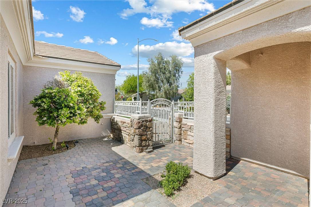 Henderson, NV 89044,2164 Sawtooth Mountain DR