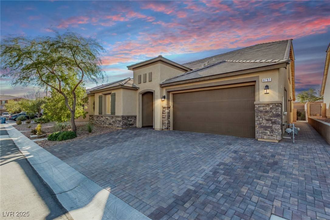 Las Vegas, NV 89113,8797 Pinley Spring ST