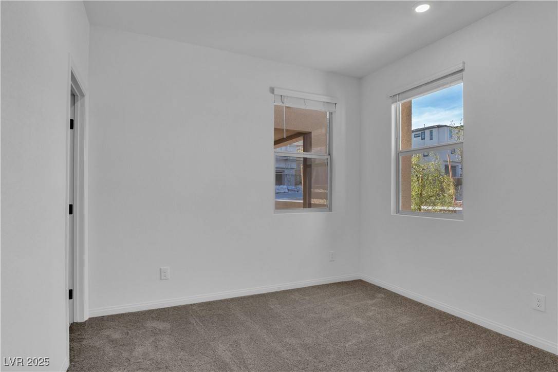 Las Vegas, NV 89144,1421 Whistling Kite ST