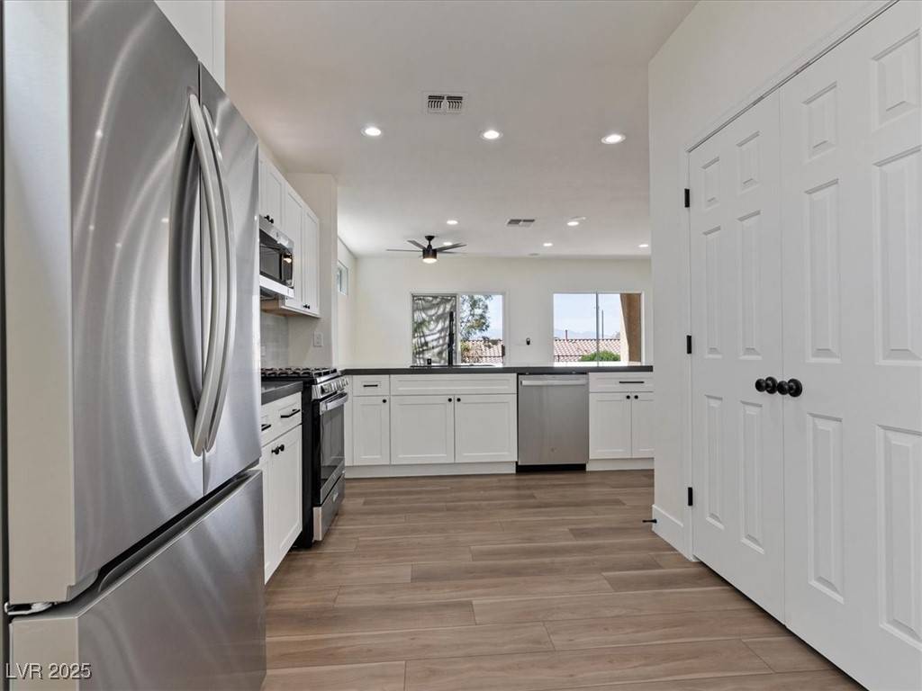 Henderson, NV 89052,2323 Desert Fox DR