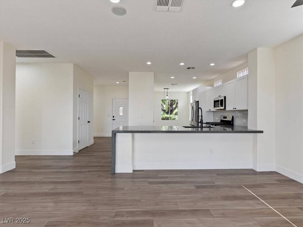 Henderson, NV 89052,2323 Desert Fox DR