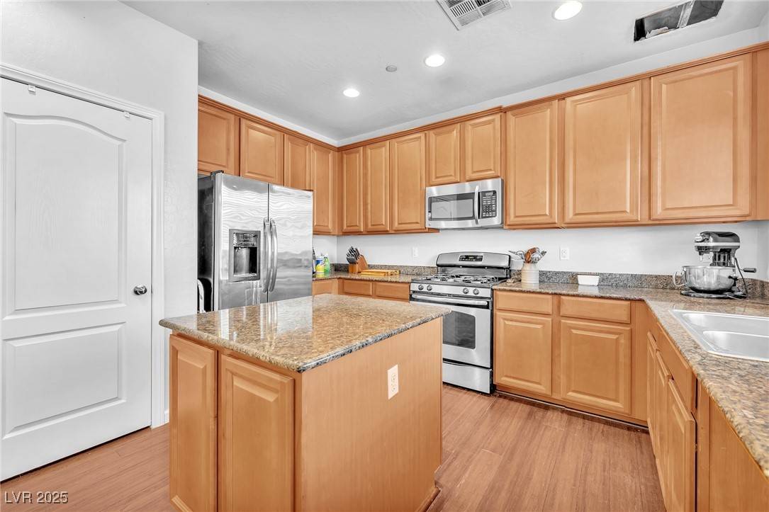 Henderson, NV 89011,637 Taliput Palm PL