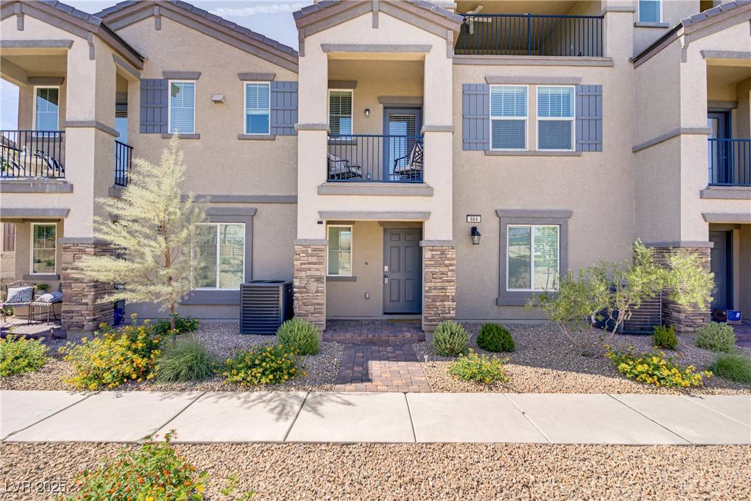 Henderson, NV 89015,664 Foam Flower LN