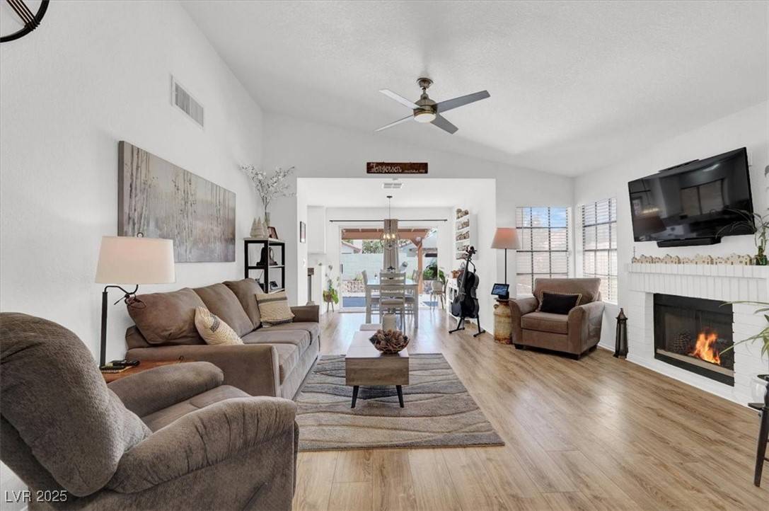 Las Vegas, NV 89123,656 Thornewood PL