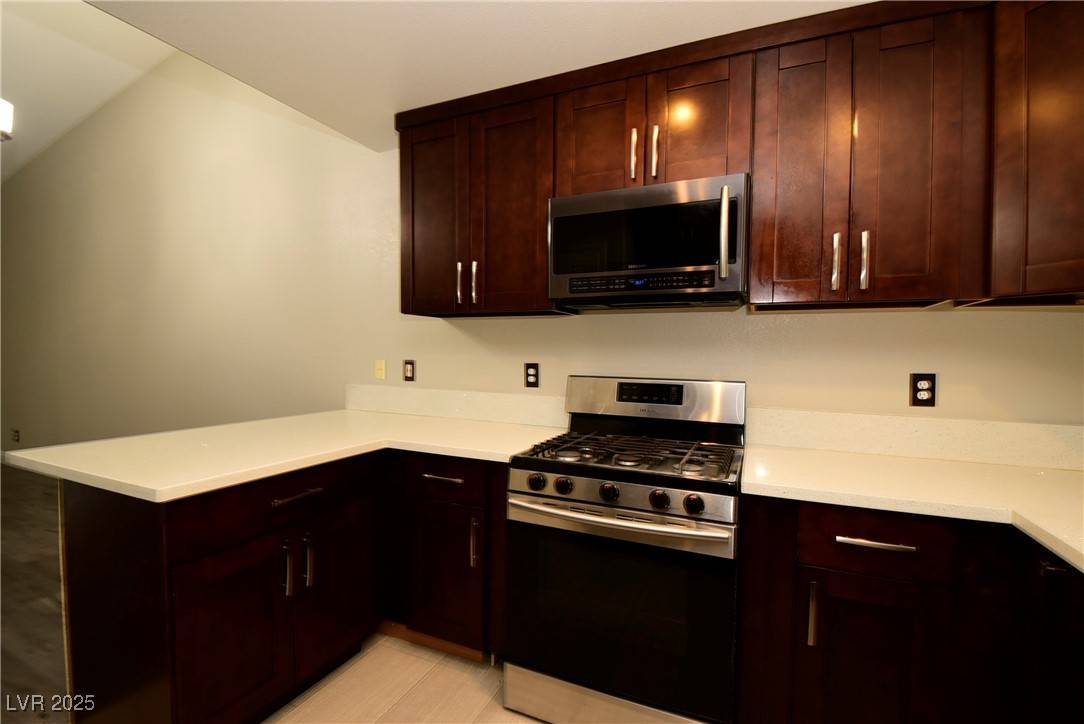 Las Vegas, NV 89144,10524 Autumn Pine AVE #205