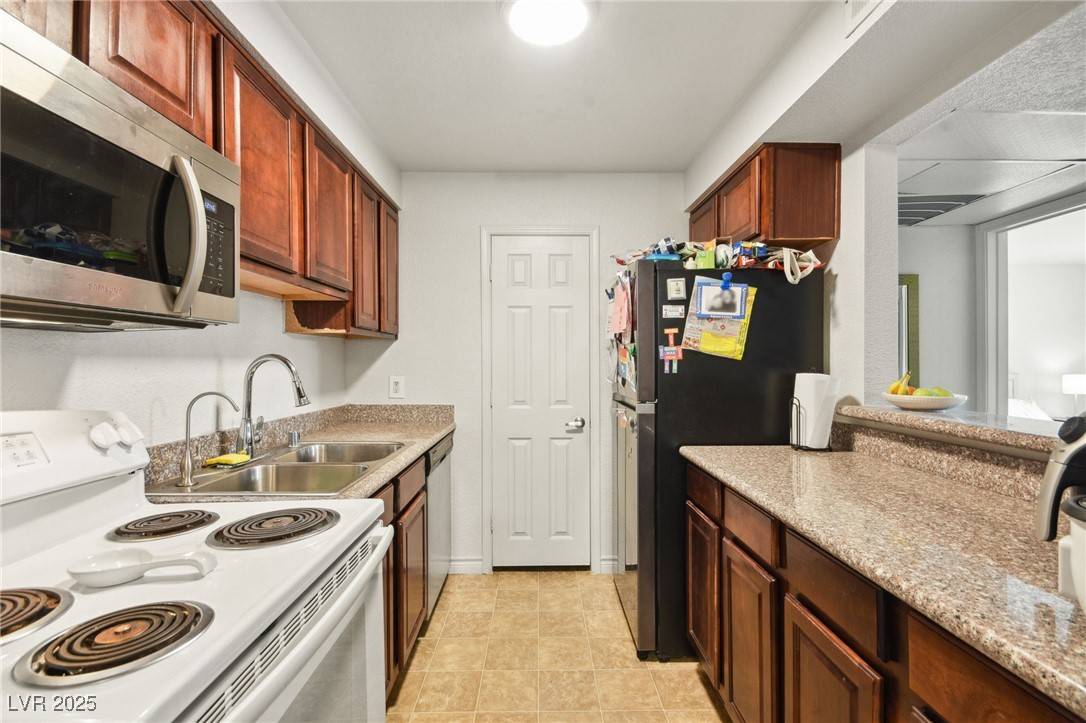 Las Vegas, NV 89117,2606 S Durango DR #276