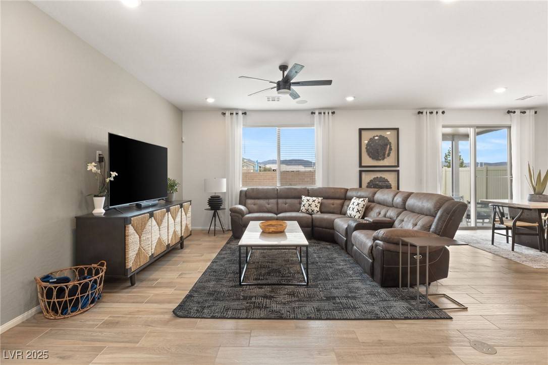 North Las Vegas, NV 89081,2624 STANHURST AVE
