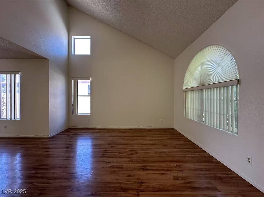 Las Vegas, NV 89117,3221 OYSTER BAY ST